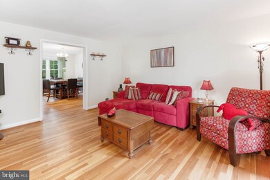 6122 Marlora Rd, Baltimore, MD 21239 - photo 5