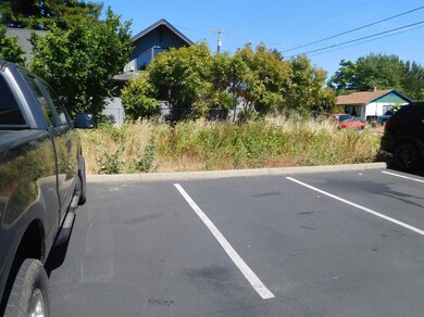 210 NE Outlook Ave, Grants Pass, OR 97526 - photo 2