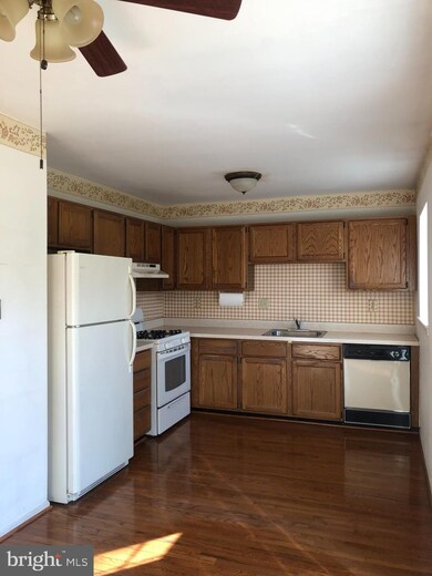 503 Carousel Cir, Norristown, PA 19403 - photo 4