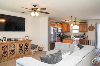 7010 SW 18th St, Topeka, KS 66615 - photo 5