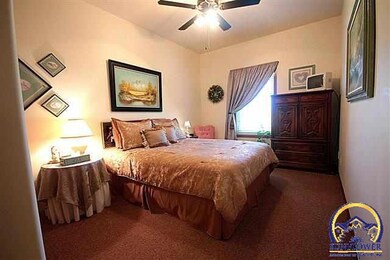 6305 SW 47th Ct, Topeka, KS 66610 - photo 7