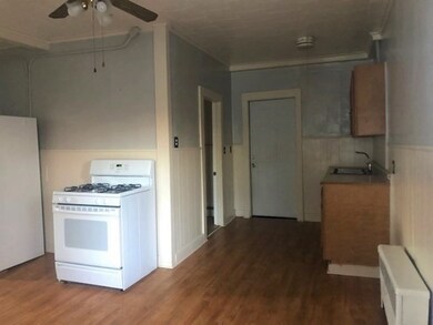 49 No Main unit 2R, West Boylston, MA 01583 - photo 3