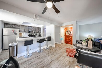 Kitchen & dining