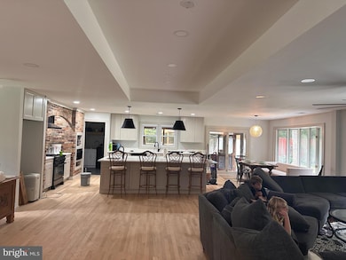 827 Locust Dr, West River, MD 20778 - photo 3