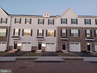 805 Pecan Rd, Spring City, PA 19475 - photo 3