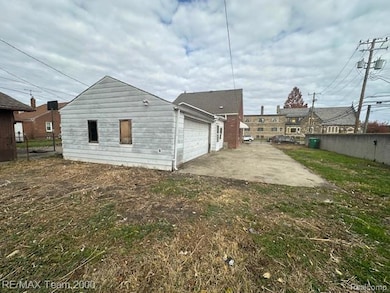 15852 Semrau Ave, Eastpointe, MI 48021 - photo 7