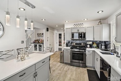 28 Wagner St, Fords, NJ 08863 - photo 6