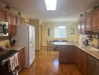 905 Heather Ln, Norfolk, NE 68701 - photo 6