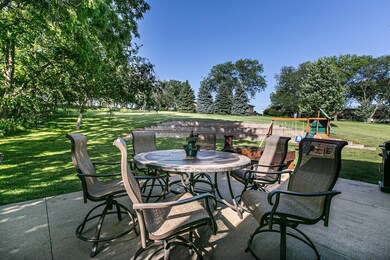 3381 Peach Tree Ln, Dubuque, IA 52002 - photo 4