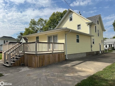 1012 Summer St, Grinnell, IA 50112 - photo 3