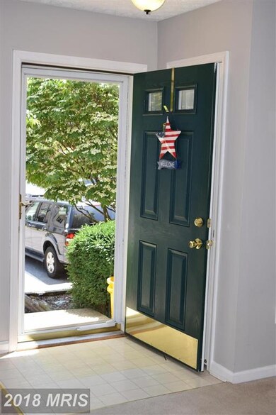 906 Chestnut Wood Ct, Chestnut Hill Cove, MD 21226 - photo 2