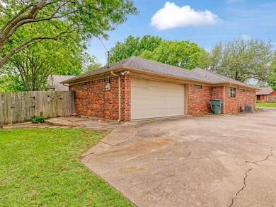 3205 N Marseille Ln, Sherman, TX 75090 - photo 5