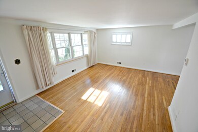 220 Rollingbrook Way, Catonsville, MD 21228 - photo 5