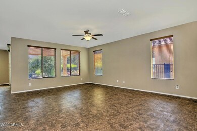 7426 W Stony Quail Way-large-008-032-FAm