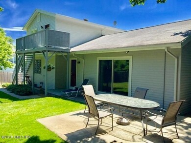 12 N Sound Beach Ave, Riverside, CT 06878 - photo 3