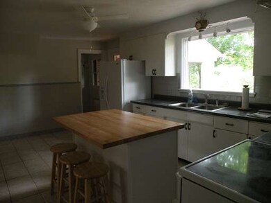 61 Brighton St, Springfield, MA 01118 - photo 5