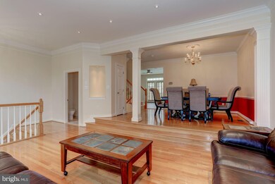 8031 Kidwell Hill Ct, Vienna, VA 22182 - photo 3