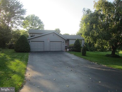 11712 Mockingbird Ln, Hagerstown, MD 21742 - photo 4