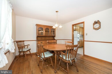 1818 Clinton Rd, Norristown, PA 19403 - photo 5