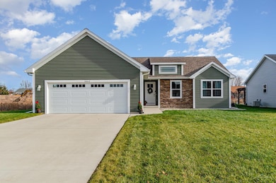 5860 Cottontop Crescent, Freeland, MI 48623 - photo 2