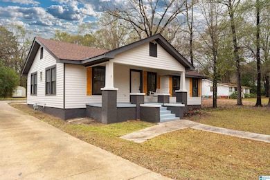 121 W Crest Rd, Bessemer, AL 35023 - photo 2