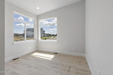5-web-or-mls-4179-may-ella-lp