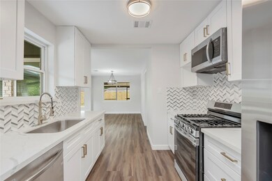 7719 Woodsman Trail, Houston, TX 77040 - photo 6