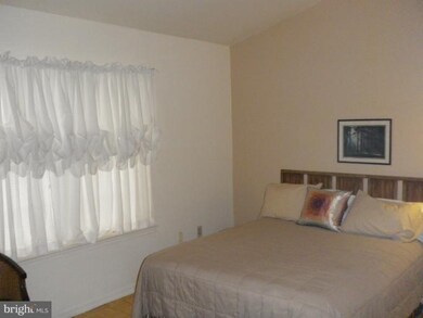 1464 Kingstream Dr, Herndon, VA 20170 - photo 5