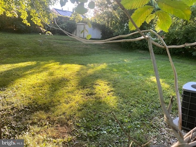 1423 Ruatan St, Hyattsville, MD 20783 - photo 4