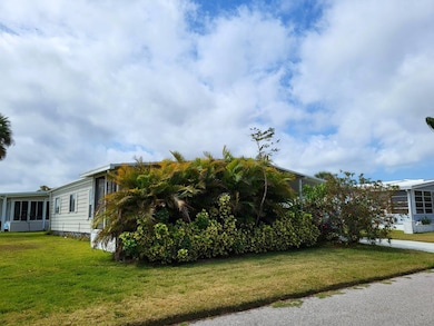 5472 Halifax Dr unit 403, Sarasota, FL 34233 - photo 2