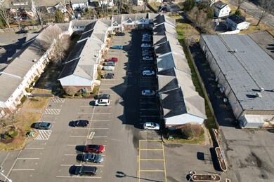 Chelsea Square Condominiums unit 55, Waterbury, CT 06705 - photo 7