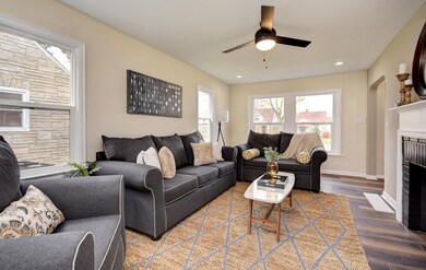 Living Room (3)