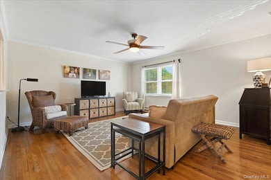 2066 Lakeview Rd unit B, Bellmore, NY 11710 - photo 6