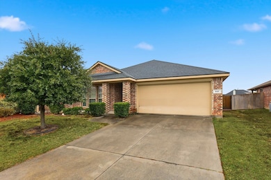 217 Villanova Dr, van Alstyne, TX 75495 - photo 2