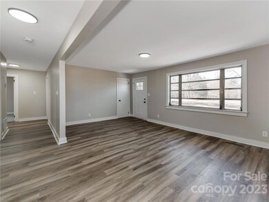 1907 Lynnwood Dr, Statesville, NC 28677 - photo 7