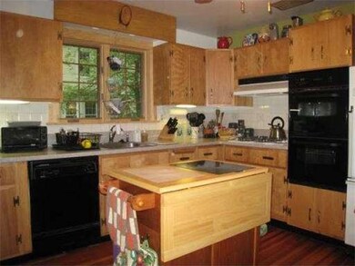 391 Worcester St, Wellesley Hills, MA 02481 - photo 4