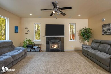03-Living Room-ELKO5928-Edit-Edit