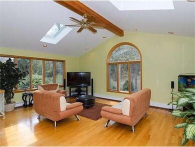 104 Clark Ln, Waltham, MA 02451 - photo 3