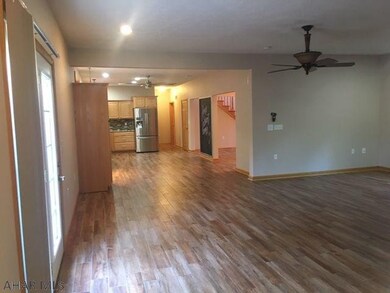 1041 Grindstone Cir, Everett, PA 15537 - photo 6