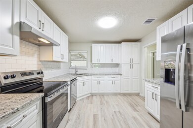 2511 Evergreen Dr, Houston, TX 77087 - photo 7