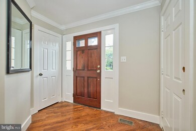 6313 Chaucer View Cir, Alexandria, VA 22304 - photo 4