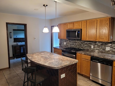 118 E Colfax St, Parkers Prairie, MN 56361 - photo 2