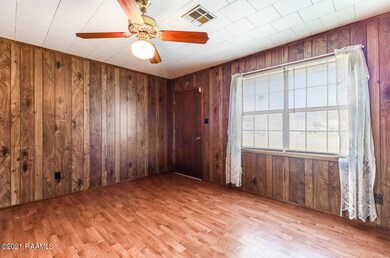 843 S Broadway-4