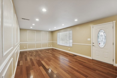 9285 S Sneddon Dr, Sandy, UT 84070 - photo 7