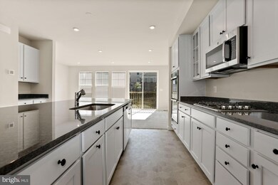 18289 Summit Pointe Dr, Triangle, VA 22172 - photo 4