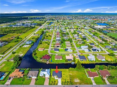 424 SW 26th Ave, Cape Coral, FL 33991 - photo 2