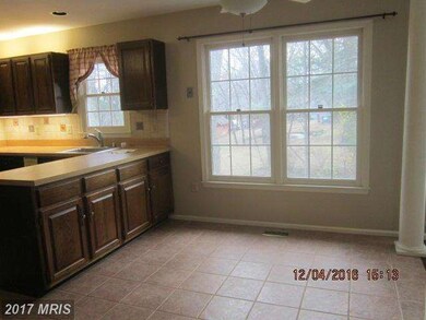 3421 Forsythia Ln, Burtonsville, MD 20866 - photo 7