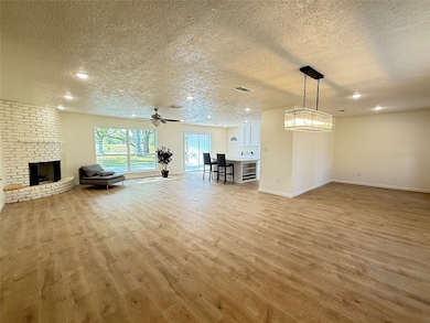 15714 Torry Pines Rd, Houston, TX 77062 - photo 2