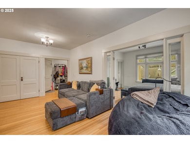 654 SW Grant St unit 304, Portland, OR 97201 - photo 5