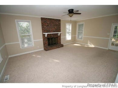 Great Rm w/ Gas Log Fireplace